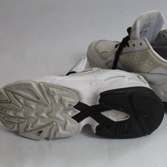 Women's Adidas Retro Fit Sneakers U.S. Size 6 - Preloved - Picture 16 of 16